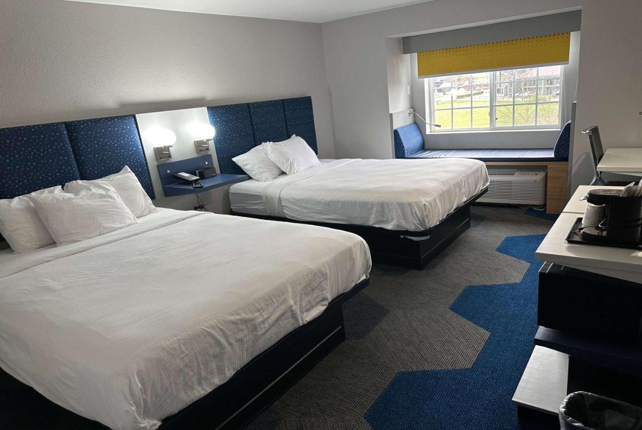 Microtel Inn & Suites By Wyndham Manchester - Newly Renovated Exterior photo